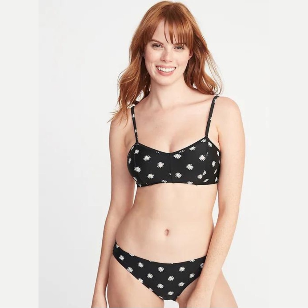 Old Navy bikini set in daisy print size M